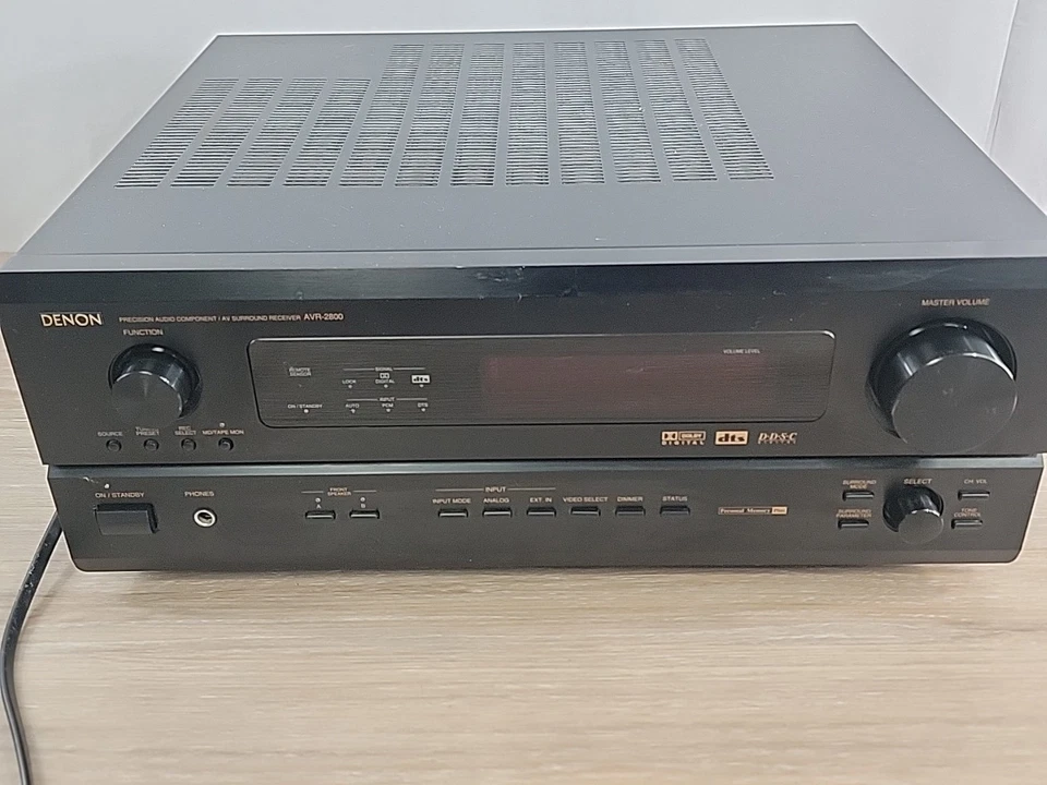 Denon AVR-2800 5.1 channel AV Receiver with DTS, Dolby Digital - Image 1 of 4