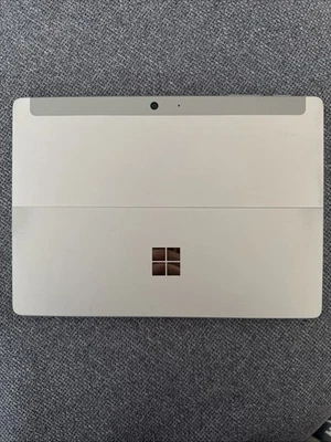 Microsoft Surface Go 64GB, WLAN, 25,4cm (10 Zoll) - Silber - Bild 1 von 4