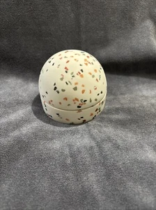 Capra Designs Kuppel Andenken Schmuckschatulle mit Deckel Konfetti Design weißer Korkboden - Bild 1 von 10