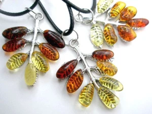 1 - NATURAL BALTIC AMBER PENDANT ,, LEAF ''  - Picture 1 of 8
