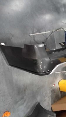 Conjunto de parachoques trasero usado para: Ford Expedition 2018 122,5`` WB sin estacionamiento como Foto 1 de 4