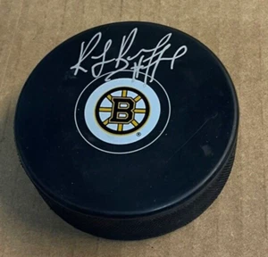 Boston Bruins Ray Bourque #77 Autographed SIGNED Puck HOF 2004 JSA - Picture 1 of 2