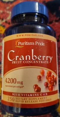 Puritan's Pride Premium Concentrado de Fruta de Arándano 84 mg (equivalente a 4200 mg) Foto 1 de 4