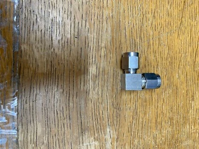 Ceker 1/4" Stainless Steel Compression Tube Fittings 90 Degrees Elbow 1/4 inch.. - Image 1 of 3