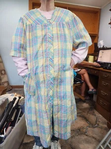 Women's Simply Basic Seersucker Plaid snap button robe or housecoat size 2X - Picture 1 of 3