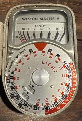 FOTOS FIJAS VINTAGE WESTON MASTER V LIGHTMETER MODELO 748 EN ORIG. FUNDA DE CUERO Foto 1 de 4