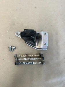2017 Yamaha TTR50E Motor Mount & Bolts B137 - Picture 1 of 5