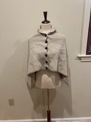 CARRAIG DON Beige Crema 100% LANA MERINO PONCHO ABRIGO CAPA BOTÓN IRLANDA TALLA ÚNICA Foto 1 de 4
