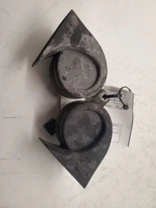 Lexus IS300 STD, Horn Pair RH & LH, 2001-2005, 86510-51010 / 86520-51010 - Picture 1 of 12