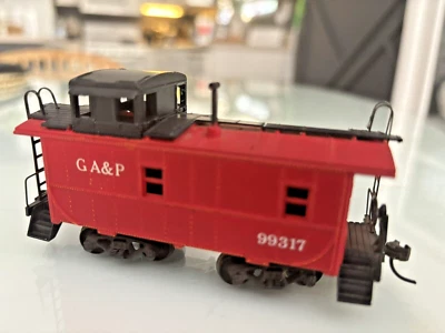 HO Athearn Roundhouse GA&P #99317 cupola caboose "VERY RARE" 2 window config-Exc - Image 1 of 4