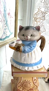 VINTAGE TEAPOT CHUBBY FACE GIRL CAT SHAPED TEAPOT FIGURAL-CAT SERVING TEA - Picture 1 of 9