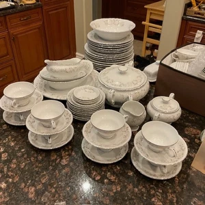 Sheffield VTG "Classic" Fine China of Japan Complete 8 Placesettings + - Picture 1 of 14