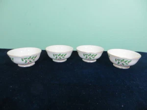 Set 4 Lenox Holiday 4 3/4" Footed Fruit Dessert Bowls Holly Berry Gold Trim RARE - Picture 1 of 5