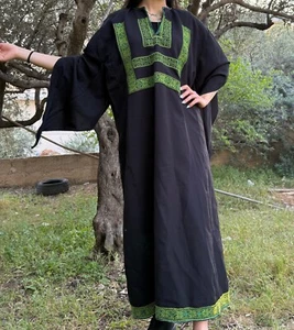 Handmade Palestinian Embroidered Thobe - Heritage Day Thob - Women Tatreez Dress - Picture 1 of 8
