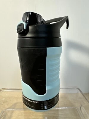 Botella de agua Under Armour grande 32 oz mango rojo tapa abatible nueva negra/azul brisa Foto 1 de 4