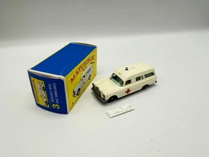 Ambulancia y camilla Mercedes Lesney Matchbox 3c con una buena caja original firme - Imagen 1 de 10