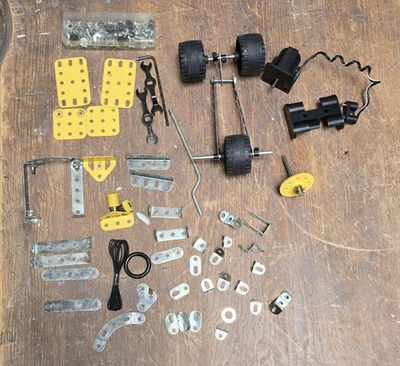 Modern Meccano Erector Set Wrenches Tools, wheels, screws and misc parts - Image 1 of 4