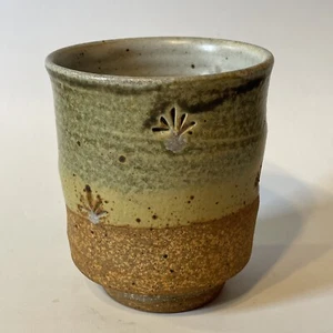 Taza de cerámica vintage firmada “JP” 3,5” de alto 3” a través - Imagen 1 de 11