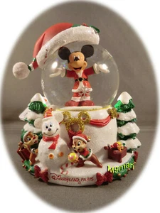 Exclusivo Disneyland París - Globo de nieve de Navidad - Navidad Mickey Chip Dale - Imagen 1 de 4