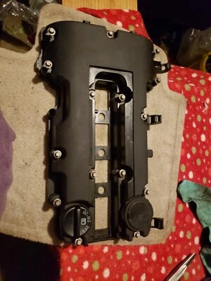 2014-2015 Chevrolet Chevy Cruze 1.4 tampa da válvula do motor 89597cv usado fabricante de equipamento original 67305 - Imagem 1 de 4