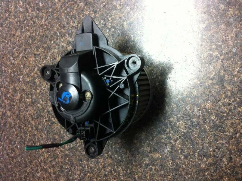 01 02 03 04 05 06 Motor soplador Dodge Stratus Foto 1 de 1