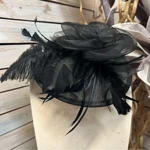 Vintage 1950s style pill box Gauze & Feather Hat Black Fascinator Clip Hat - Picture 1 of 3