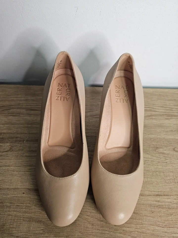 Zapatos de tacón alto Naturalizer Michelle Tender de cuero topo talla 7 anchos para mujer Foto 1 de 4