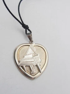 Pianoforte : Ciondolo a Cuore in Argento 925 - Pendente - Pianista - Musicista - Picture 1 of 3