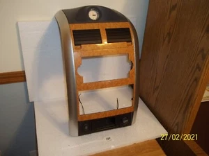 07 - 09 Chrysler Aspen Dash Bezel For Radio And Climate Control Single Din Style - Picture 1 of 9