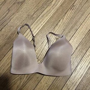 Reggiseno Skims senza fili forma linee leggere taglia 34DDD nuovo senza etichette - Foto 1 di 3