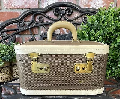 Vintage Skyway Train Case; Tweed/Beige Trim; Burgundy Satin/Tan Int; Mirror/Key - Image 1 of 4