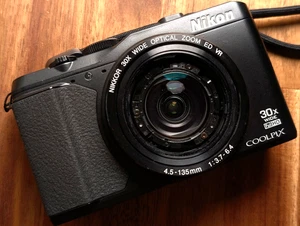 Nikon COOLPIX S9900 16.0MP 30x Compact Digital Camera Works in English Black JP - Picture 1 of 12