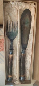 W.GOFFE & SON COLTELLO DA PESCE MANICO STAGHORN ARGENTO E FORCHETTA DA INTAGLIO MADE IN ENGLAND - Foto 1 di 4
