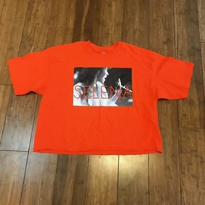 SELENA Women's Size XL or L Selena Quintanilla Cropped T-shirt Official Licensed - Picture 1 of 4