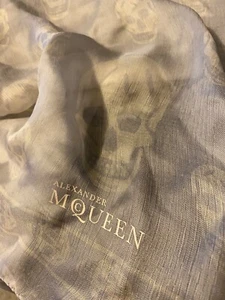 Alexander McQueen Gray/White Skull Silk Scarf - Picture 1 of 3
