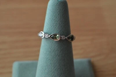 Anillo de 0,65 quilates granate tsavorita/moissanita enchapado en platino sobre plata fina talla 8 Foto 1 de 4