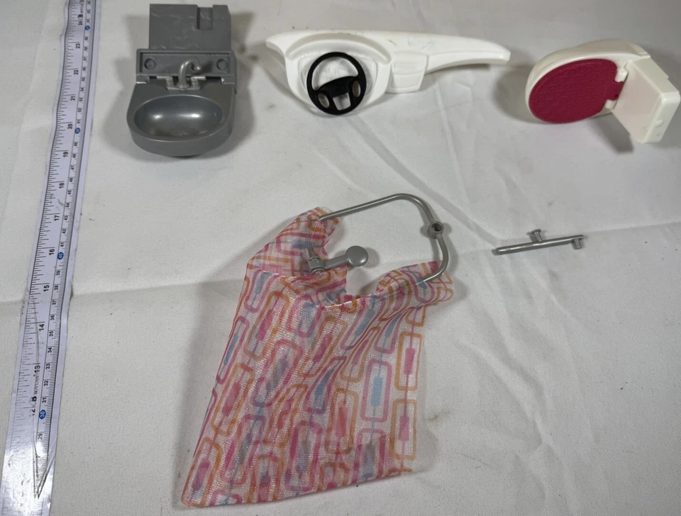 Barbie Dream Camper RV Autocaravana Furgoneta REEMPLAZO Inodoro, Fregadero, Dirección, Ducha Foto 1 de 1