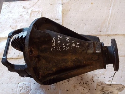 3.91 Ratio Rear Carrier Axle from 2002 Toyota Tundra 12117469 Foto 1 de 4