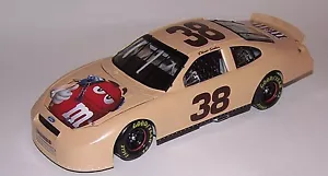 Elliott Sadler #38 M&M's Test Car 2005 Taurus Club Car Action 1:24 Scale RCCA - Picture 1 of 10