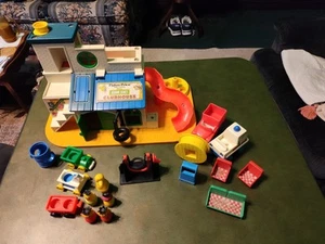 Vintage Fisher Price Little People Sesamstraße Clubhaus #937 mit Figuren - Bild 1 von 11