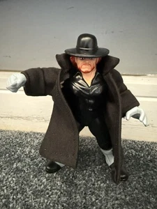 WWF WRESTLING HASBRO VINTAGE UNDERTAKER WITH TRENCH COAT VGC FULLY WORKING - Picture 1 of 3