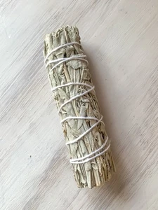 White Sage Smudge Stick Bundle 10cm Eco Fragrance Cleansing Purifying Calming - Picture 1 of 2