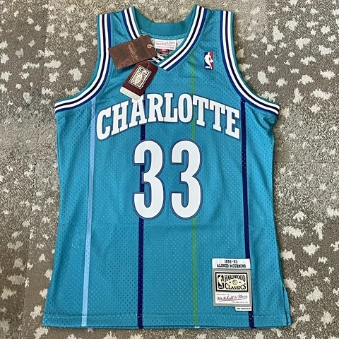 Mitchell & Ness Alonzo Mourning Charlotte Hornets 1992 Sz.S Swingman Jersey $135 Cover