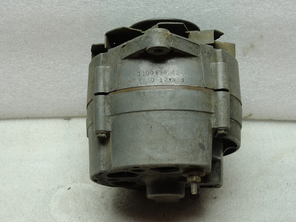 Corvette Chevy II 1100696 1966 con fecha 6A10 OEM DELCO REMY ALTERNADOR TI 42 A Foto 1 de 4