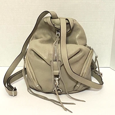 Mochila Convertible Rebecca Minkoff Mini Julian Gris Claro Cuero Guijarro Foto 1 de 4