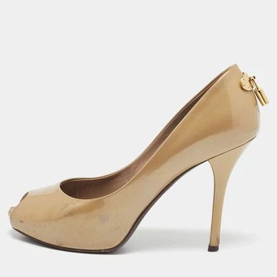 Zapatos de salón Louis Vuitton de charol dorado Oh Really Peep Toe talla 38 Foto 1 de 4