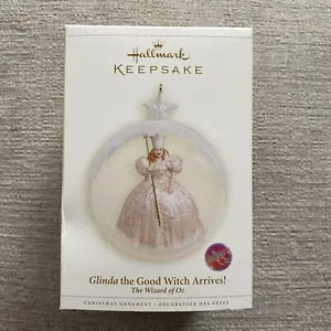 Glinda The Good Witch Arrives Hallmark Keepsake Christmas Ornament Wizard Of Oz - Picture 1 of 10
