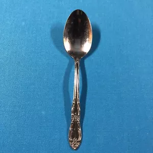 Oneida ON94 Solid Serving Spoon 8 1/4" Oneidacraft Deluxe Stainless L1 - Picture 1 of 3