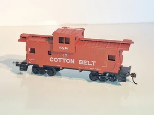Athearn Caboose for Cotton Belt. HO Scale. Missing Parts. Fair Cond. Wrong Box. - Picture 1 of 8