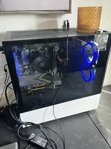 CyberPower Gaming PC C-Series - AMD Ryzen 5 3600 16GB SSD 512 + HDD 1TB RX5600XT - Picture 1 of 6